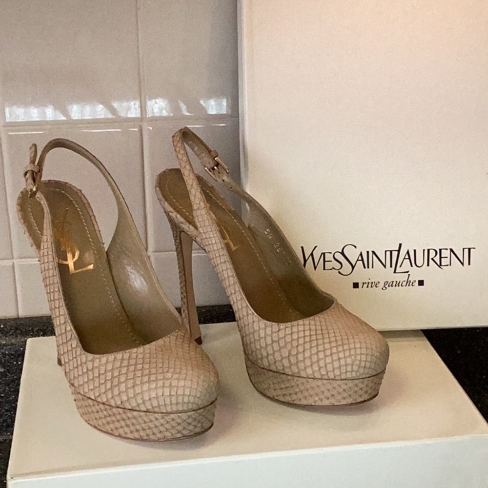 Yves Saint Laurent pumps